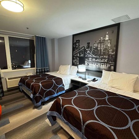 Super 8 By Wyndham Brooklyn Fulton Street Broadway Junction Hotel New York Exterior photo