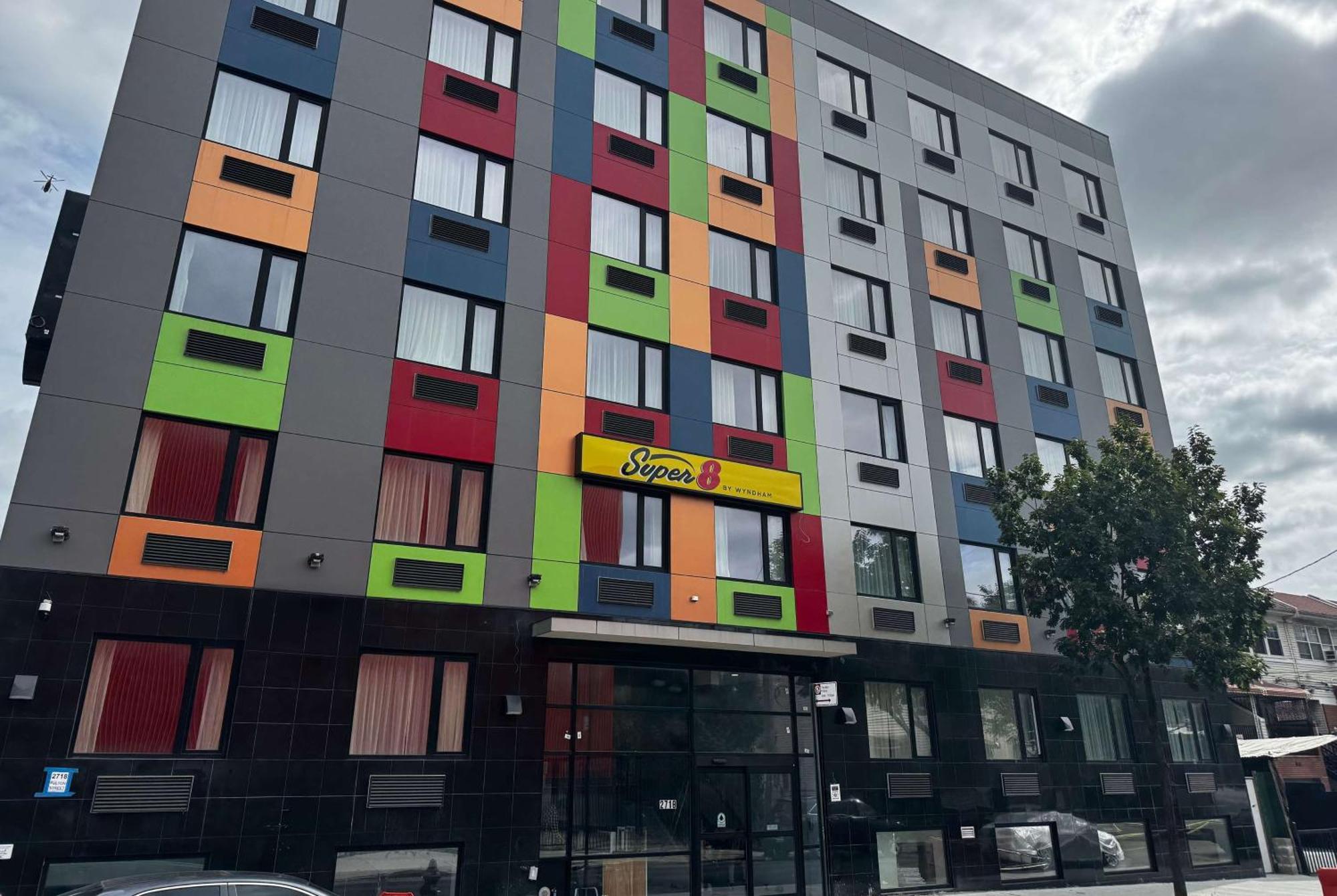 Super 8 By Wyndham Brooklyn Fulton Street Broadway Junction Hotel New York Exterior photo